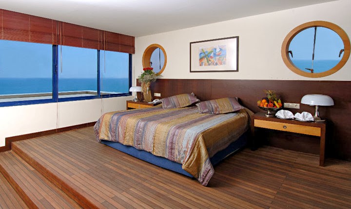 imagini hotel TITANIC LARA